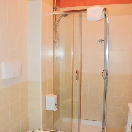 Nouvel Des Bains Hotel 3*
