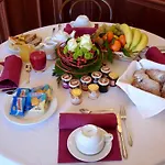 Hotel Nouvel Des Bains 3*