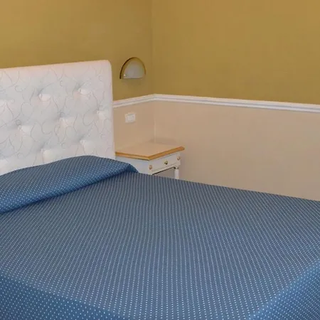Отель Nouvel Des Bains 3*