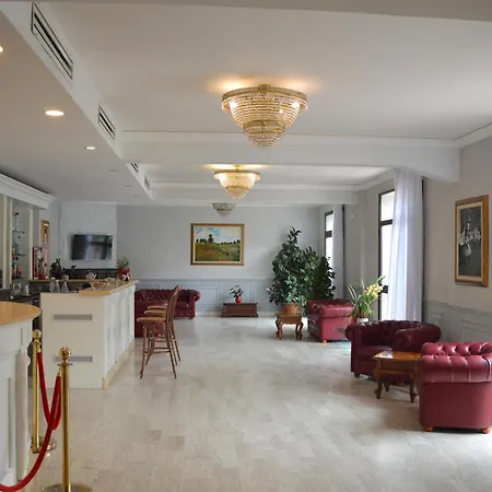 Nouvel Des Bains ペザロ