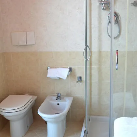 Nouvel Des Bains ペザロ