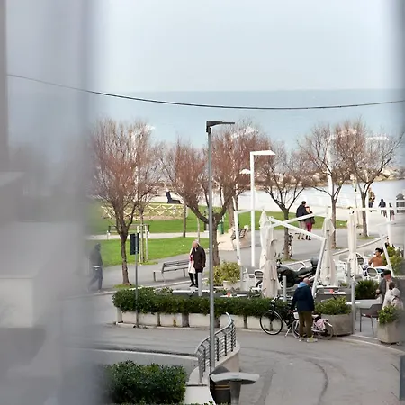 ホテル Nouvel Des Bains 3*