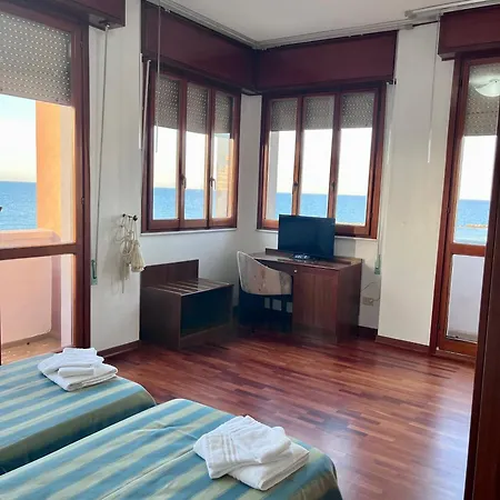Hotel Des Bains 3*