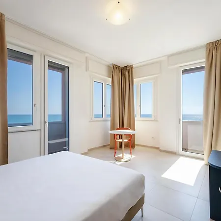 Des Bains Hotel 3*
