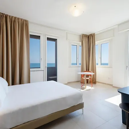 Des Bains Hotel 3*