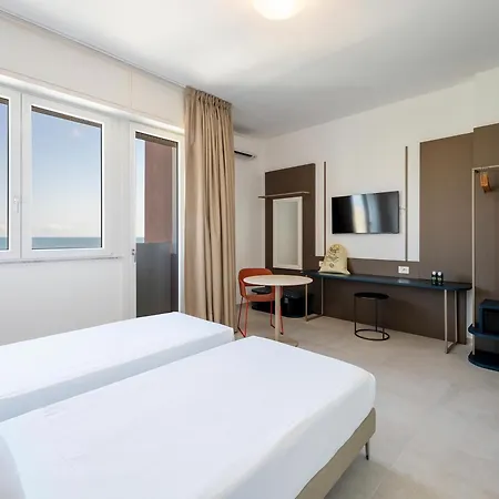Hotel Des Bains Pesaro