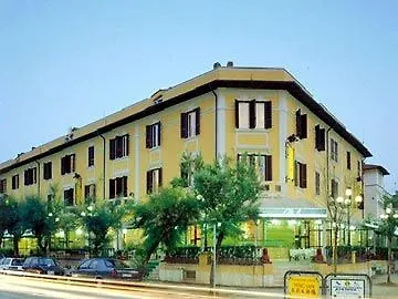Hotel Des Bains 3*
