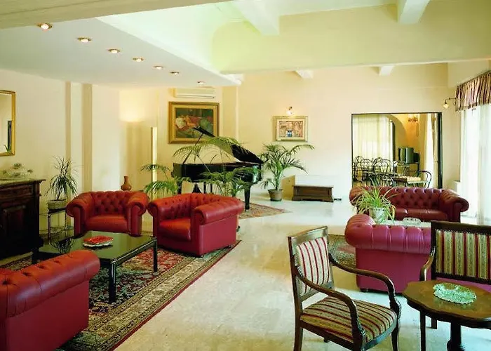 Nouvel Des Bains ホテル 3*